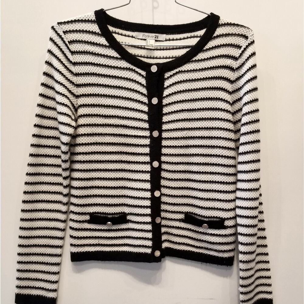Forever 21 Black & White Acrylic Sweater Round Neck Button Down Long Sleeve Sz L